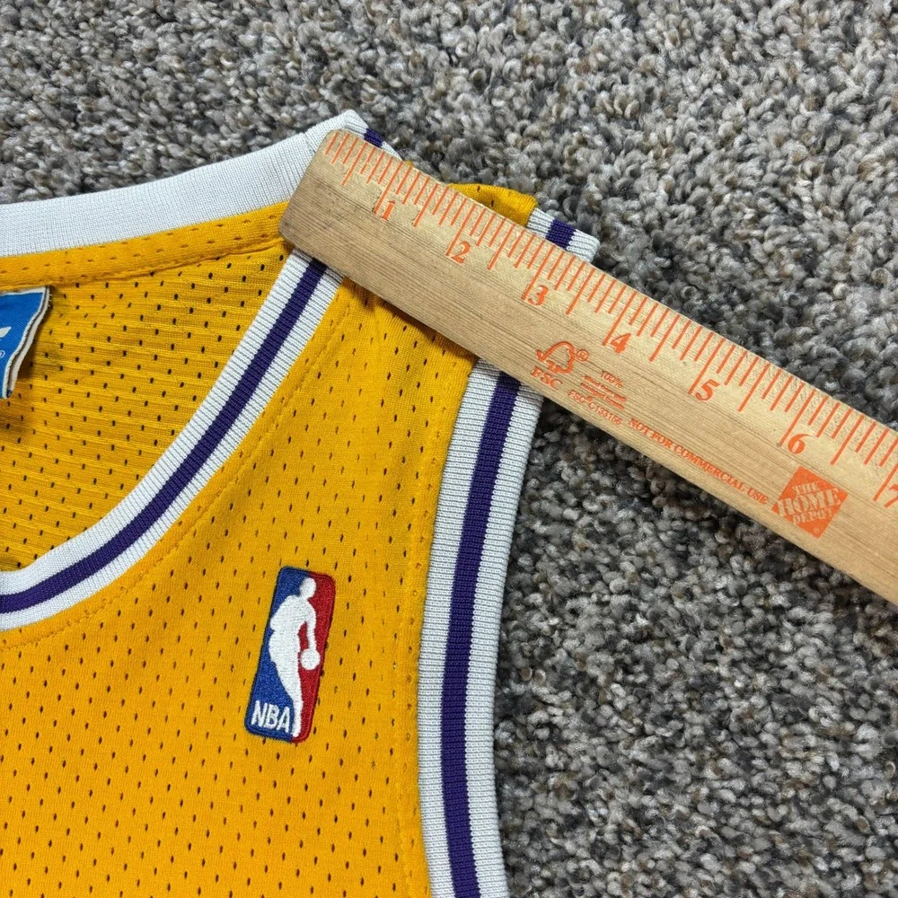 Adidas Men's S Kobe Bryant Los Angeles Lakers #8 Hardwood Classics Jersey Yellow